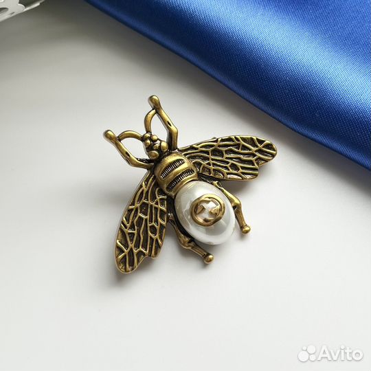 Брошь пчела