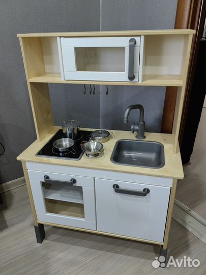 Кухня детская IKEA с набором посуды