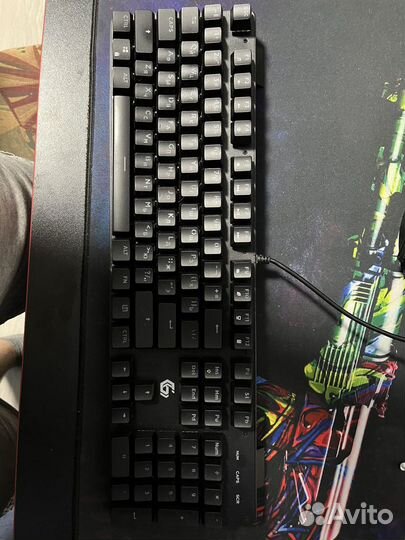 Игровая клавиатура и мышь