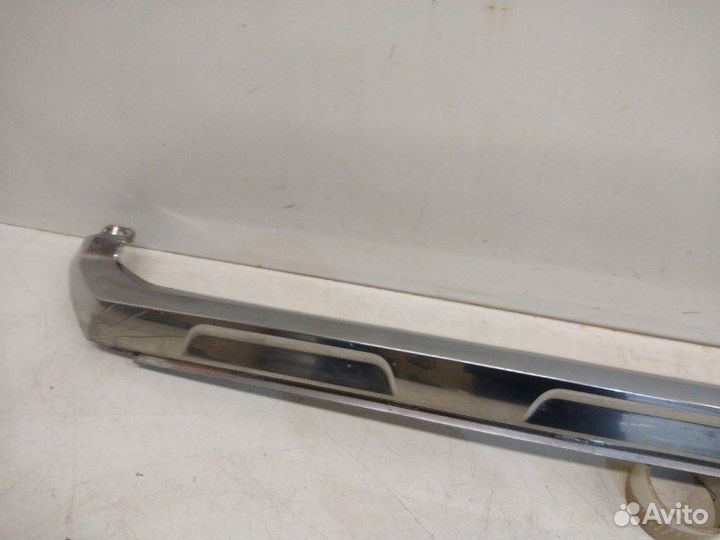 Молдинг решетки радиатора передний Lexus Rx 4