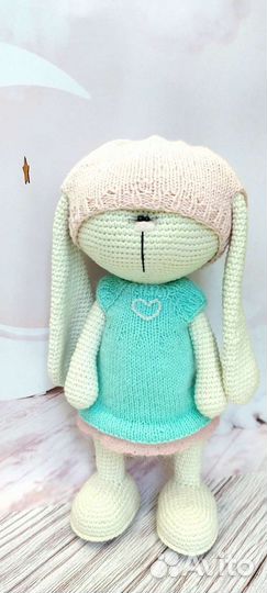 Вязаные игушки, зайка