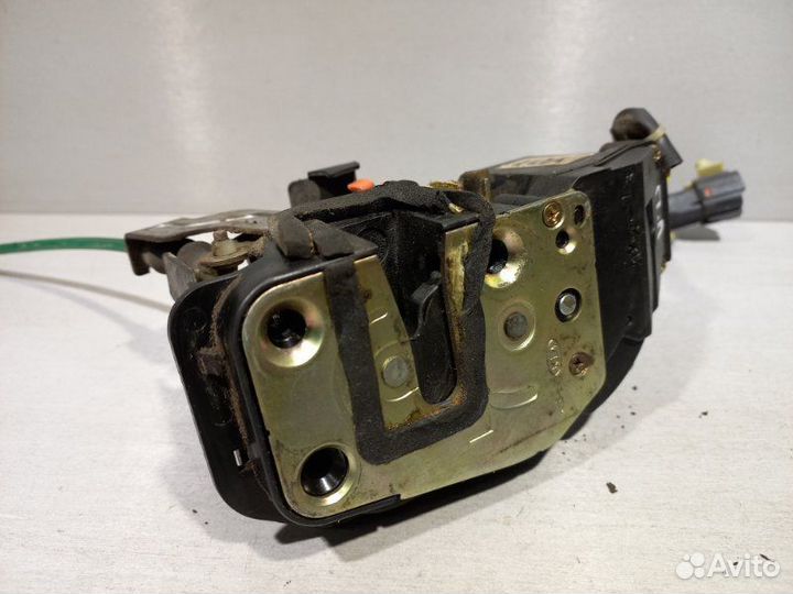 Замок двери передний левый Kia Sorento D4CB 2002