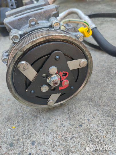 Компрессор кондиционера Peugeot Citroen