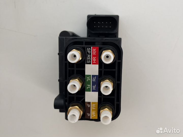 Блок клапанов пневмоподвески w221-GL164-ML164