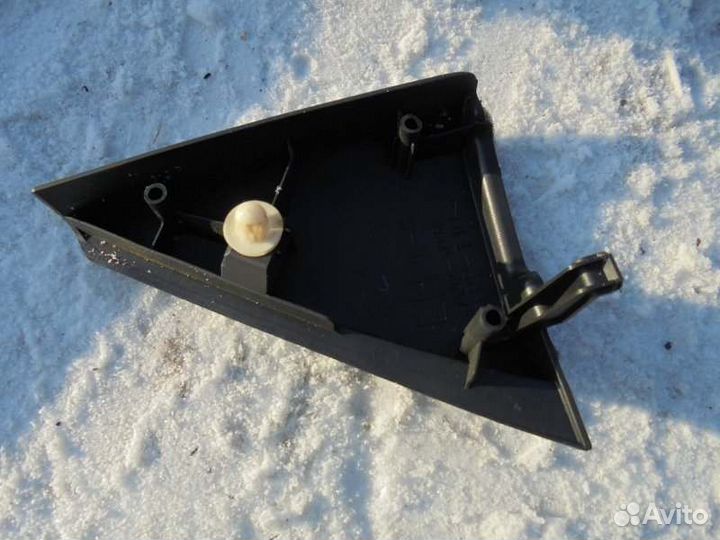 Уголок двери левый Toyota Succeed NCP51 1NZ-FE