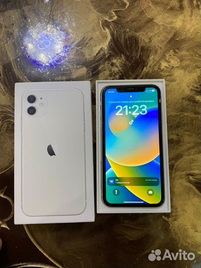 Телефон iPhone 11