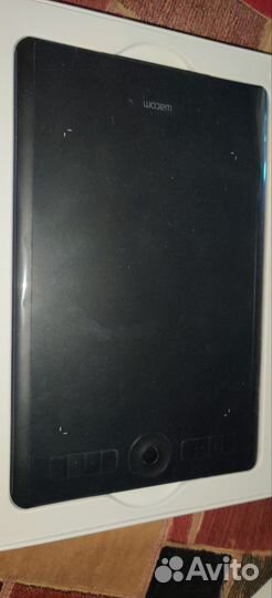 Графический планшет Wacom Intuos Pro M (PTH-660-R)