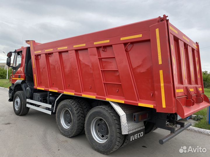 IVECO Trakker 420, 2011