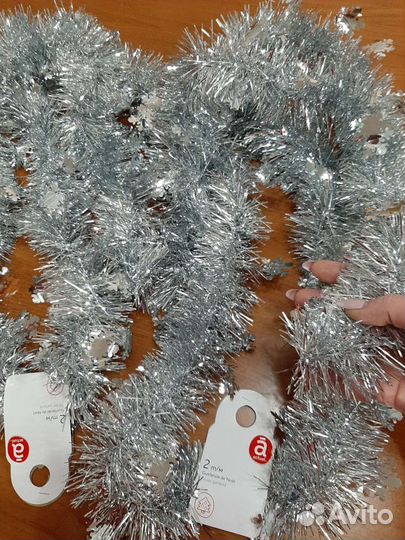 Елки искусственные, мишура