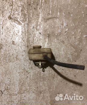 Бачок главного тормозного цилиндра