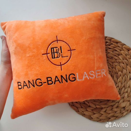 Подушка с логотипом на заказ