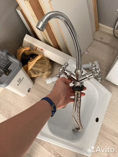 Кухонная мойка, смеситель