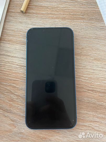 Телефон iPhone 13