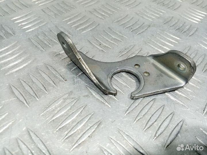 Б/У Кронштейн троса кпп#001