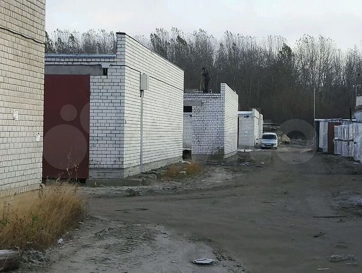 Гараж, > 30 м²