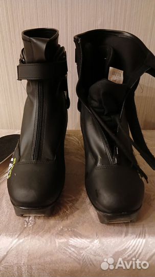 Лыжные ботинки коньковые 42 размер