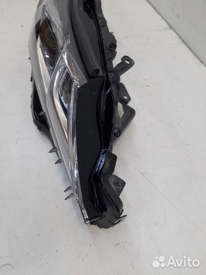 Фара правая Toyota Camry XV70 2017-2021