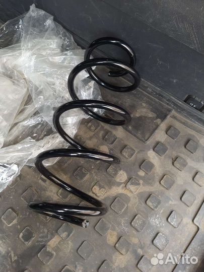 Пружина передняя на мерседес 639