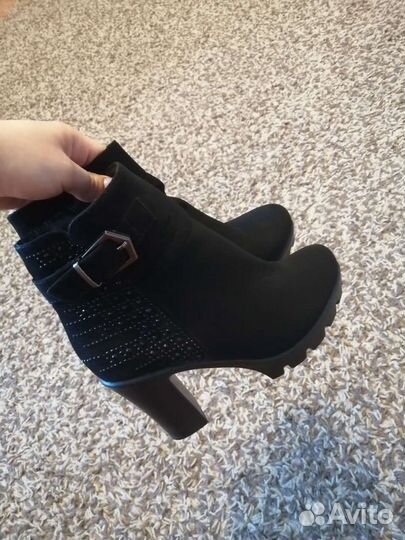 Ботильоны замшевые 38