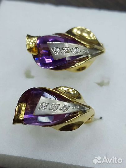 Золотые серьги с брил