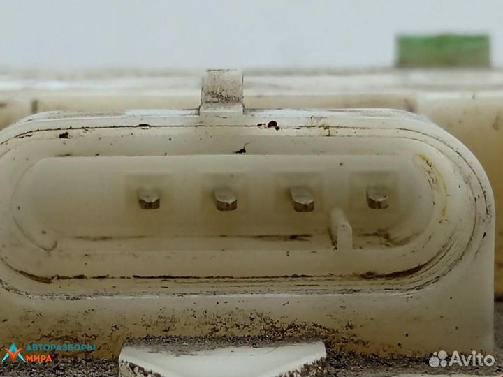 Насос топливный Mitsubishi Carisma 1998 MR439567