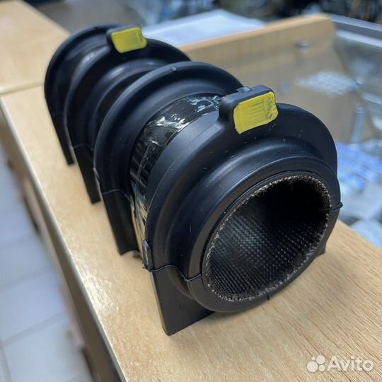 Втулка стабилизатора передняя Toyota LC 200