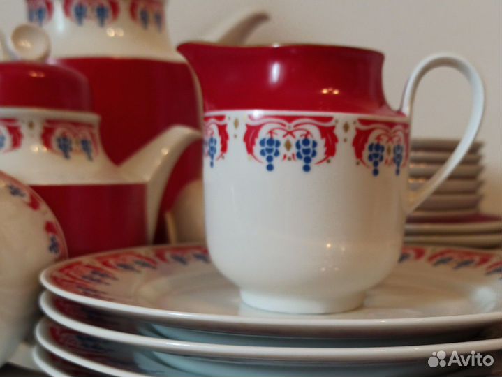 Сервиз Кольдиц, фарфор ГДР красный, виноград 60гг