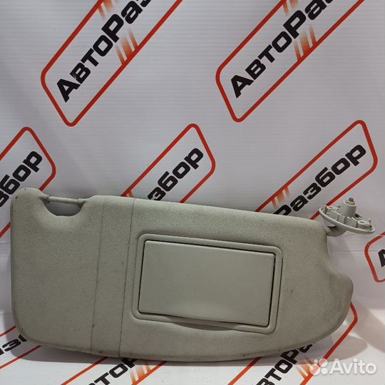 Козырек солнцезащитный правый Ford Focus седан