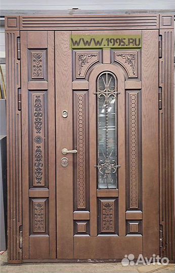 Дверь входная для частного дома