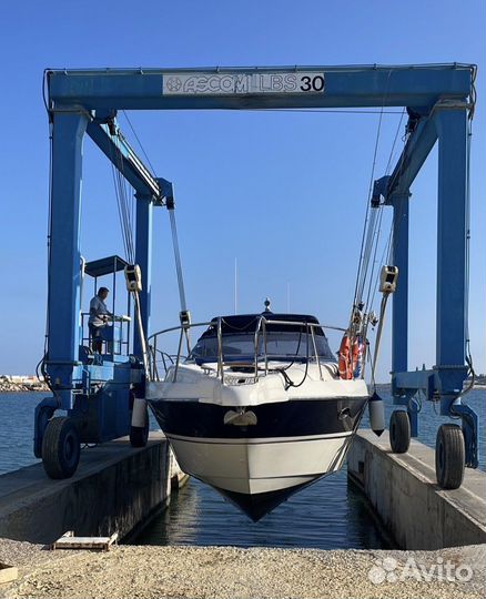 Моторная яхтa