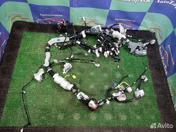 Проводка торпедо Lexus LX570