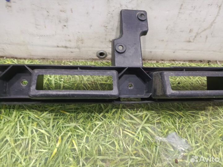 Крепление бампера заднее Ford Focus 2 седан 1.6