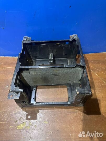 Короб сиденья левый Mercedes W639 Vito Viano