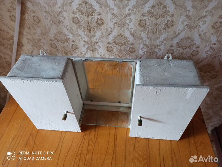 Аптечный шкафчик. Омск, 1981