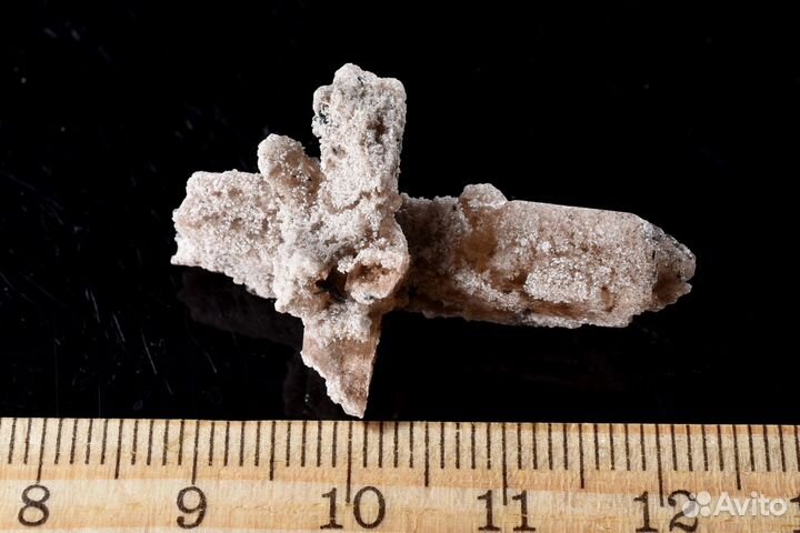 Топаз, псевдобрукит, гематит. Лот №374