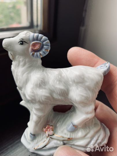 Фарфоровые статуэтки