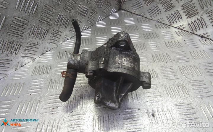 Насос вакуумный Mitsubishi Pajero 4 2009