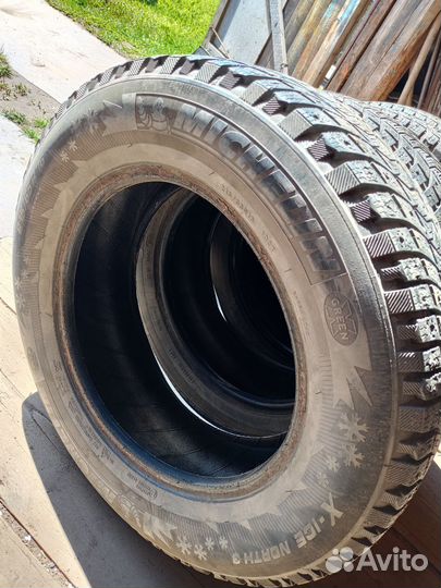 Michelin X-Ice North 3 215/65 R16