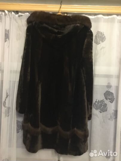 Шуба мутоновая с капюшоном