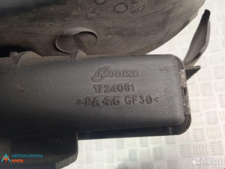 Интеркулер Jeep Cherokee KJ 2003 52079700AB