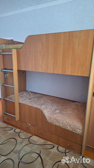 Двухъярусная кровать б/у с матрасами