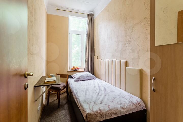 Комната 17 м² в > 9-к., 2/4 эт.