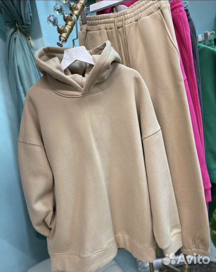 Спортивный костюм женский