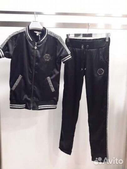 Костюм спортивный