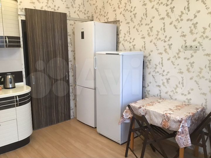 2-к. квартира, 64 м², 8/17 эт.