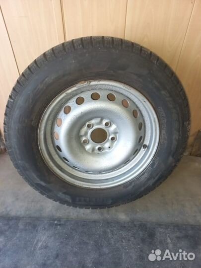 Зимняя резина Pirelli Ice Zero R 215/65 R16