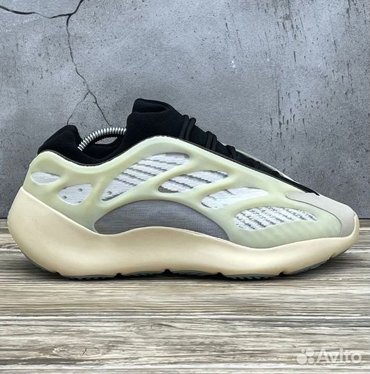 Adidas Yeezy 700 v3 Azael белые светятся