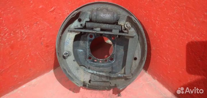 Ваз 2107 кожух тормозного барабана левый Нива