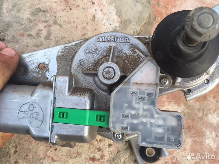 Электромоторчик крышки багажника nissan note e11