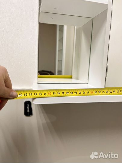 Полка навесная с зеркалом для ванной